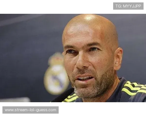 足球界著名秃头球星盘点 从巴西天王到英超传奇的光辉岁月